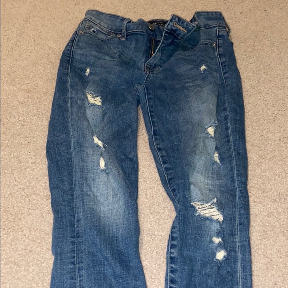 “Ava skinny” Lucky Brand Lightly distressed